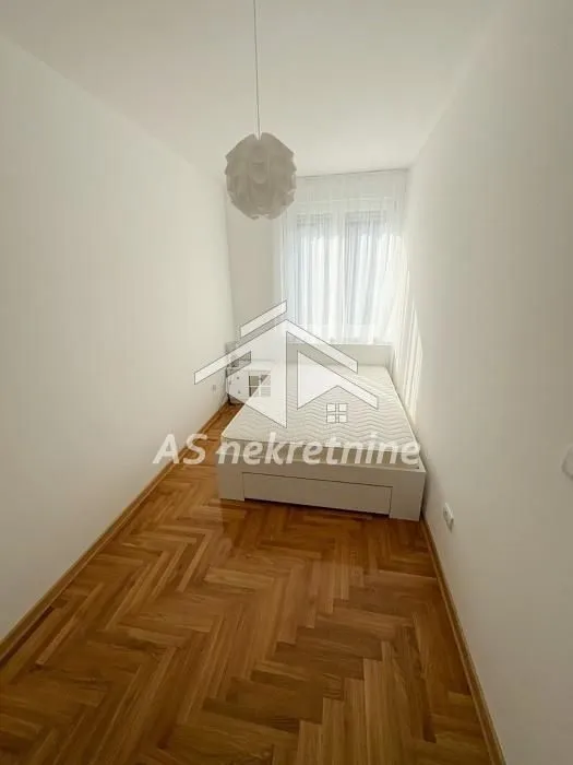 Izdavanje, četvorosoban stan, 79m², Banjica, Voždovac Sve Podlokacije