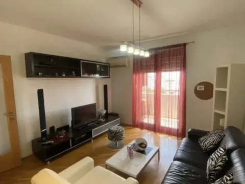 Izdavanje, jednosoban stan, 50m², Preko Morače, Podgorica - image 2