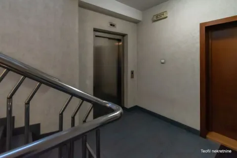 Izdavanje, četvorosoban stan, 107m², Vračar, Šid - image 18