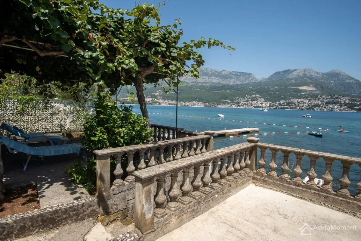 Prodaja, kuća, 120m², Sutorina, Herceg Novi