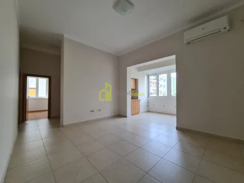 Izdavanje, poslovni prostor, 110m², Centar, Podgorica - image 8
