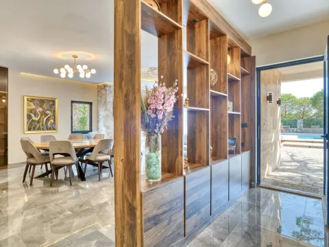 Izdavanje, kuća, 250m², Zagora, Kotor - image 19