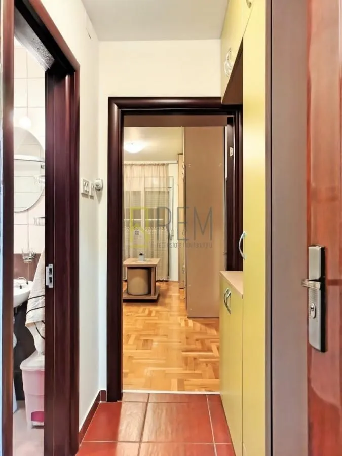 Prodaja, garsonjera, 19m², Podgorica, Crna Gora