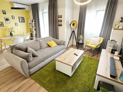 Prodaja, trosoban stan, 107m², Budva, Crna Gora - image 1