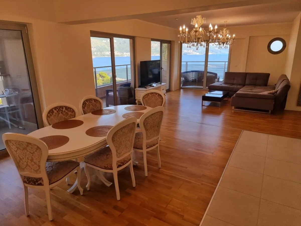 Rent, three bedroom apartment, 134m², Bečići, Budva