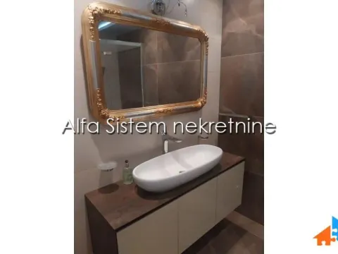Rent, four bedroom apartment, 170m², Kalenić Pijaca, Vračar Sve Podlokacije - image 20