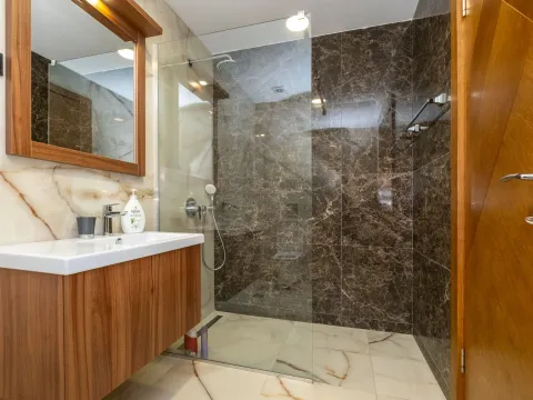 Izdavanje, trosoban stan, 93m², Ljubović, Podgorica - image 9