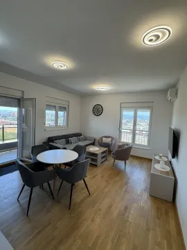 Izdavanje, dvosoban stan, 66m², Stari Aerodrom, Podgorica - image 7