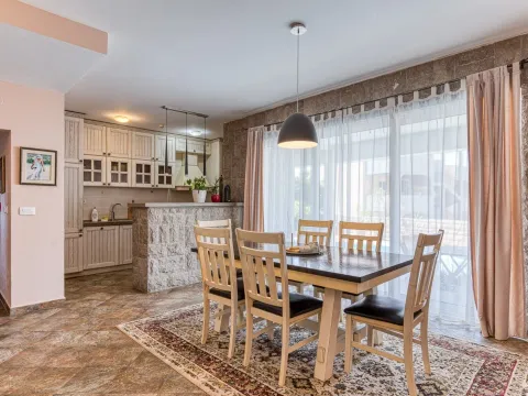 Prodaja, kuća, 400m², Bečići, Budva - image 18