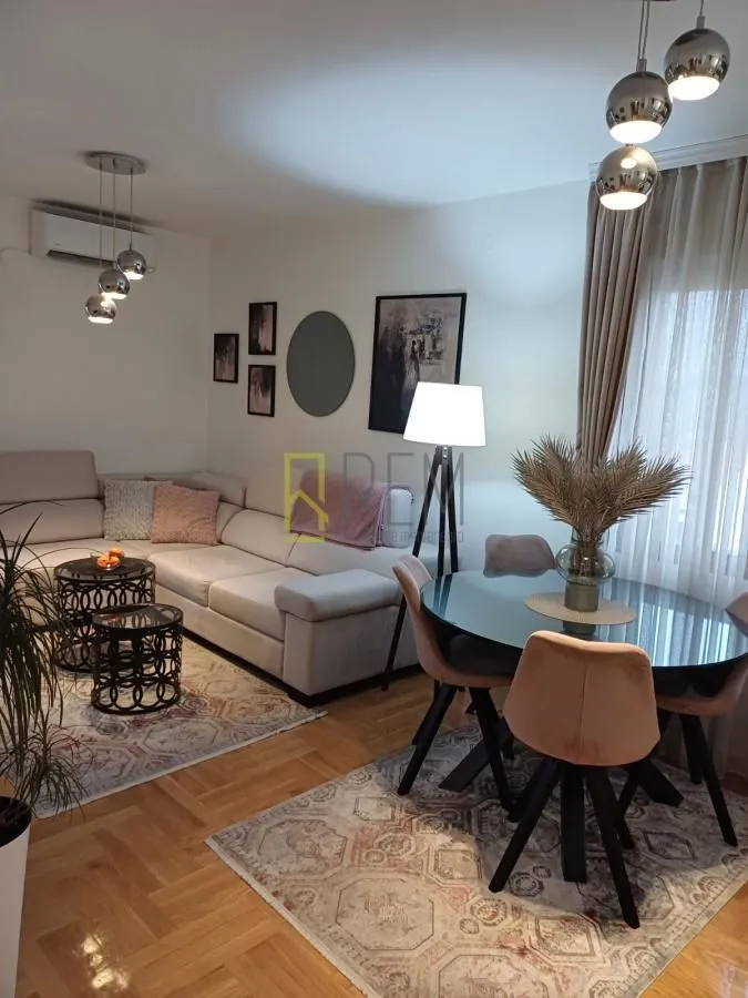 Prodaja, jednosoban stan, 50m², Stari Aerodrom, Podgorica