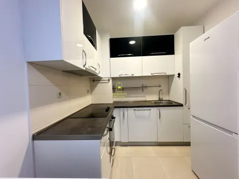 Prodaja, jednosoban stan, 43m², Stari Aerodrom, Podgorica - image 5