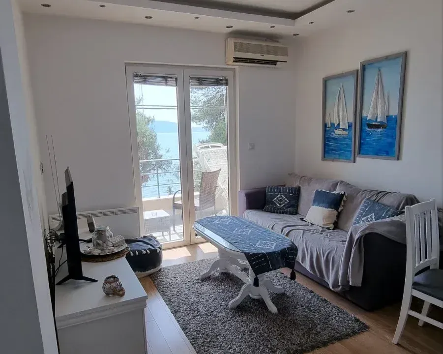 Izdavanje, stan, 37m², Tivat, Crna Gora