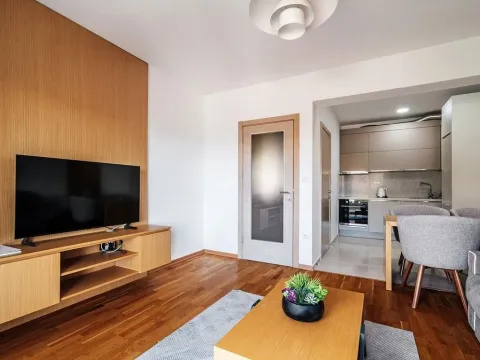 Sale, one bedroom apartment, 48m², Bečići, Budva - image 10