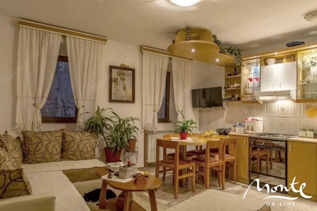 Prodaja, kuća, 330m², Prčanj, Kotor