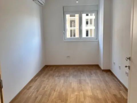 Sale, two bedroom apartment, 70m², Stari Aerodrom, Podgorica - image 9