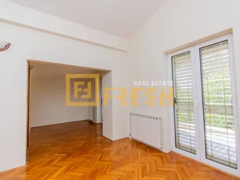 Prodaja, kuća, 600m², Zagorič, Podgorica - image 23