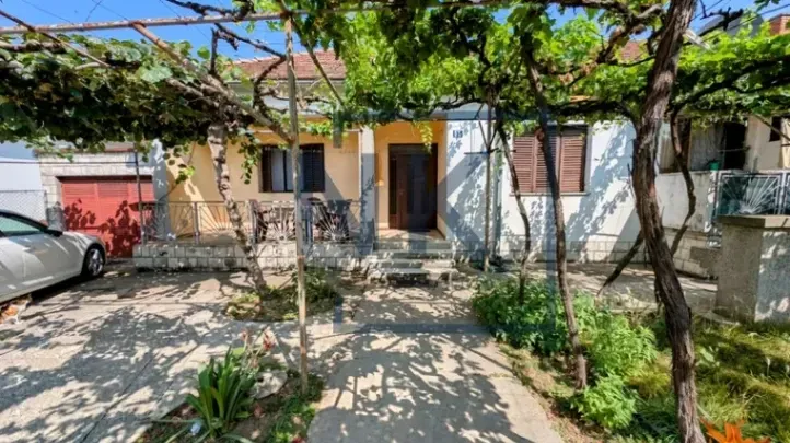 Prodaja, kuća, 120m², Gornja Gorica, Podgorica