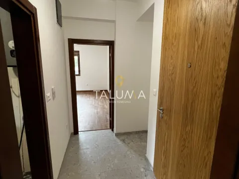 Izdavanje, jednosoban stan, 45m², Momišići, Podgorica - image 5