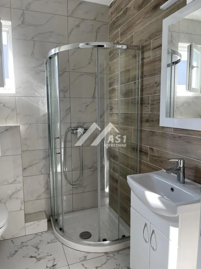 Izdavanje, dvosoban stan, 50m², Sadovi, Petrovaradin