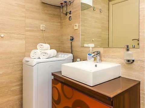 Sale, two bedroom apartment, 84m², Bečići, Budva - image 10