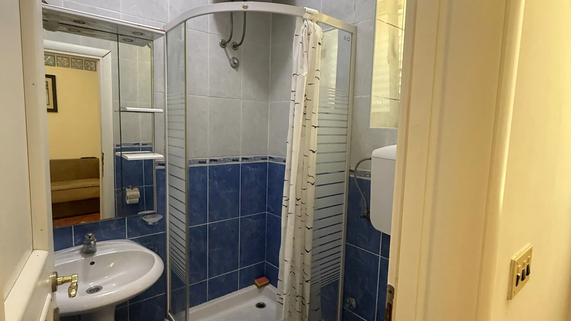 Izdavanje, jednosoban stan, 27m², Đenovići, Herceg Novi