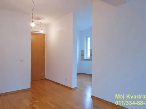 Izdavanje, poslovni prostor, 170m², Čubura, Beograd - image 9