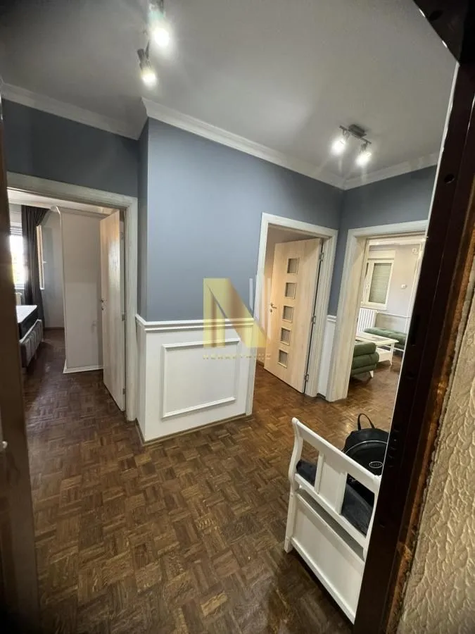 Prodaja, dvosoban stan, 60m², Adamovićevo Naselje, Novi Sad Sve Podlokacije
