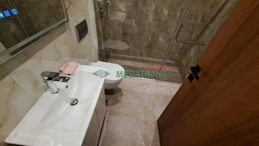 Izdavanje, četvorosoban stan, 90m², Bulevar Evrope, Novi Sad Sve Podlokacije