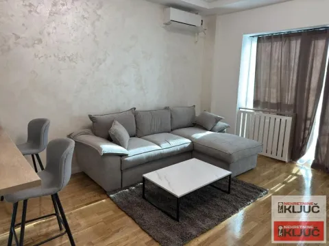 Stan in Bulevar Oslobodjenja