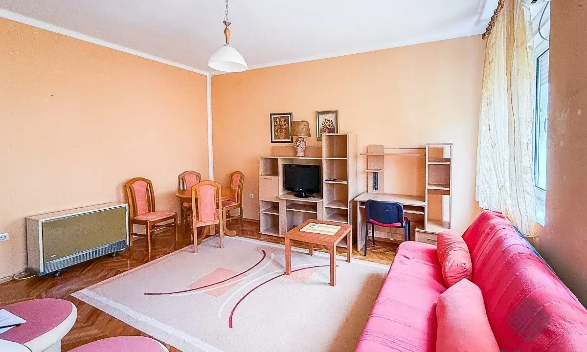 Rent, house, 52m², Centar, Podgorica
