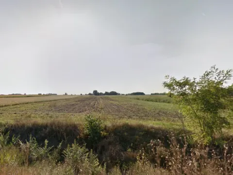 Zemljište in Čenej