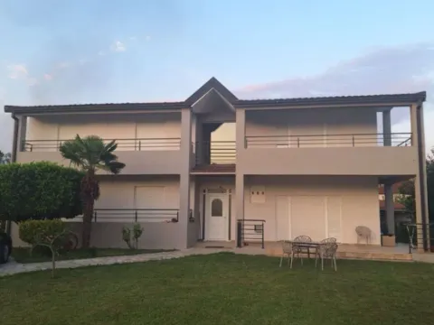 Izdavanje, kuća, 180m², Dalmatinska ulica, Podgorica - image 3