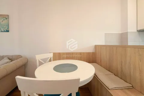 Rent, one bedroom apartment, 43m², City Kej, Podgorica - image 9
