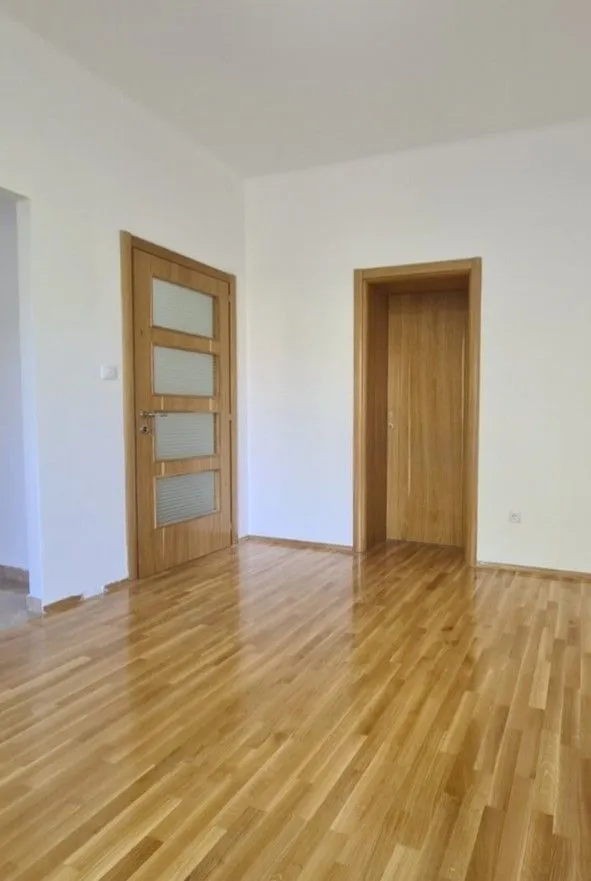 Rent, apartment, 57m², Podgorica, Crna Gora
