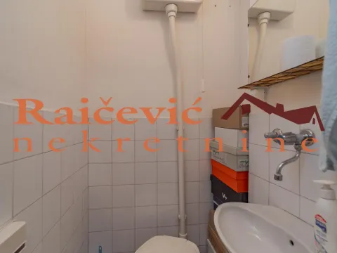 Sale, four bedroom apartment, 97m², Stari Grad, Beograd - image 20