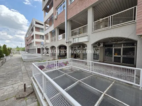 Poslovni prostor in Novi Beograd Blok 10