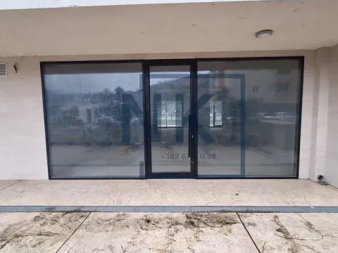 Izdavanje, poslovni prostor, 175m², City Kej, Podgorica - image 2