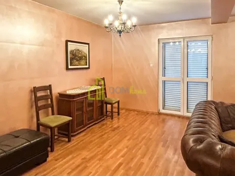 Izdavanje, kuća, 220m², Konik, Podgorica - image 11