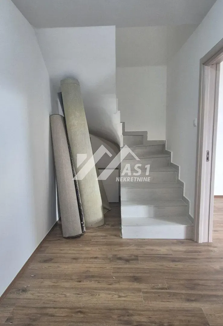 Prodaja, četvorosoban stan, 85m², Nova Detelinara, Novi Sad Sve Podlokacije