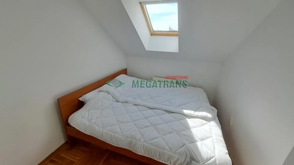 Izdavanje, četvorosoban stan, 103m², Grbavica, Novi Sad Sve Podlokacije