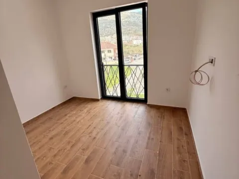 Prodaja, jednosoban stan, 49m², Tivat, Crna Gora