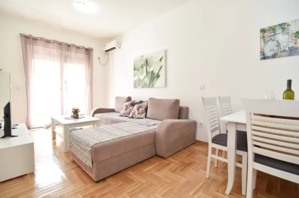 Rent, apartment, 60m², Maslinjak, Budva