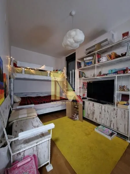 Sale, three bedroom apartment, 136m², Zemun Sve Podlokacije, Beograd