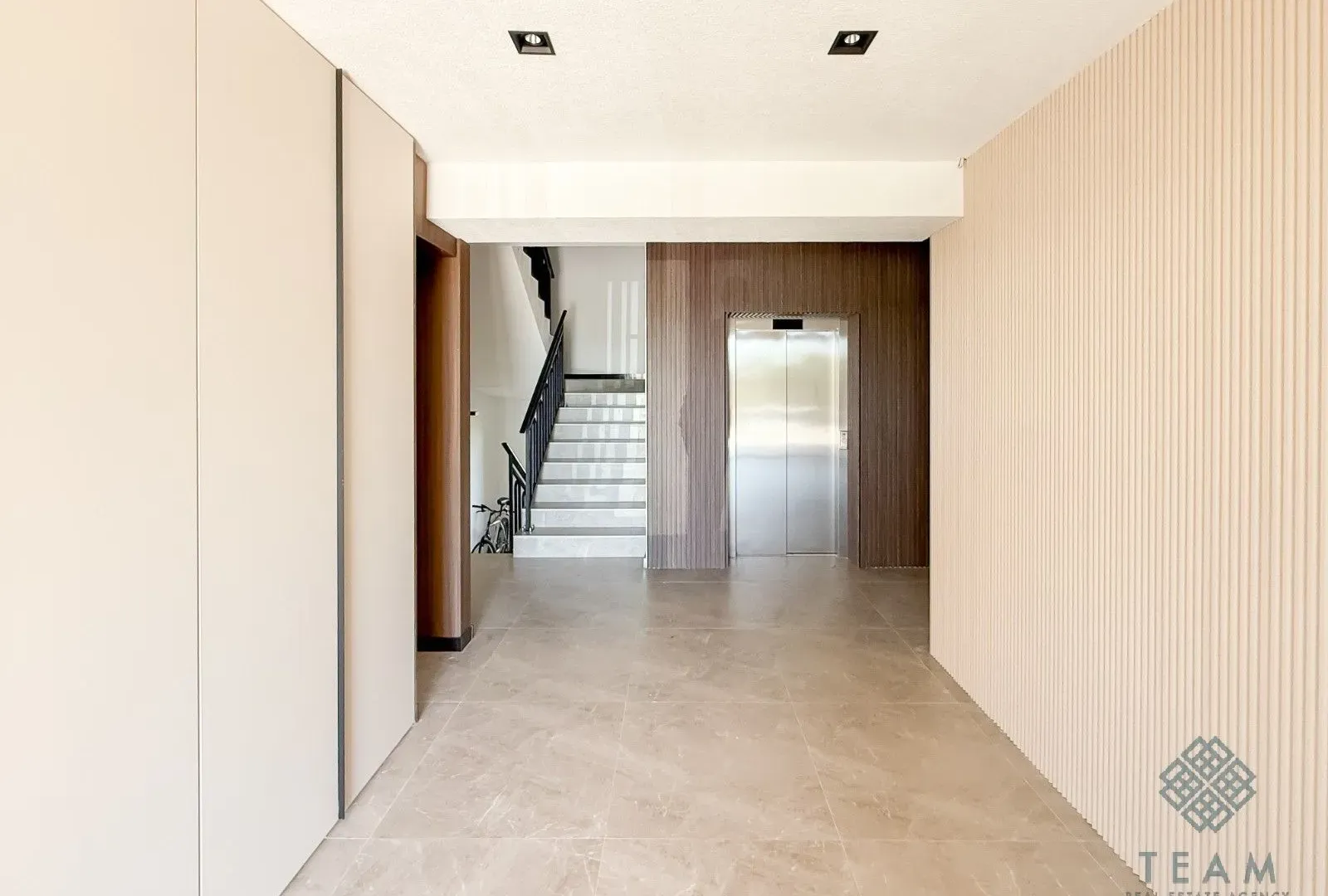 Prodaja, jednosoban stan, 48m², Tološi, Podgorica