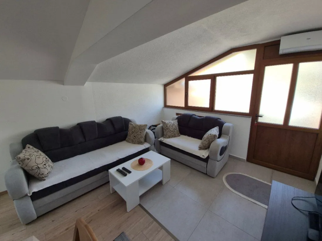 Izdavanje, jednosoban stan, 50m², Gomila, Herceg Novi
