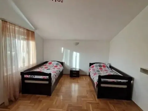 Izdavanje, dvosoban stan, 115m², Tološi, Podgorica - image 5