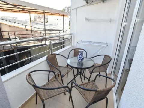 Izdavanje, dvosoban stan, 50m², Budva, Crna Gora - image 5