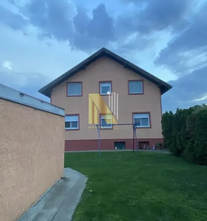 Prodaja, kuća, 272m², Kać, Novi Sad Sve Podlokacije