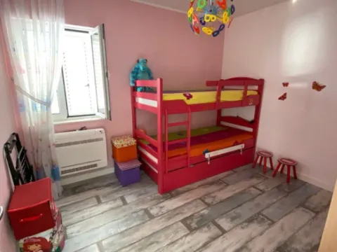 Sale, four bedroom apartment, 98m², Sveti Stefan, Budva - image 9