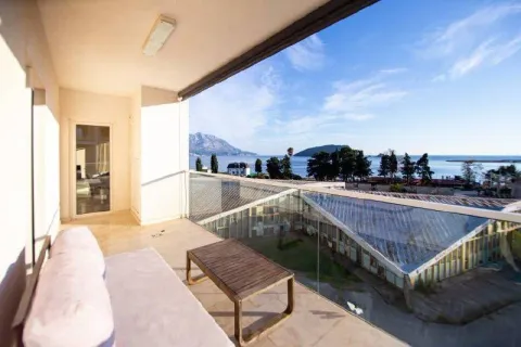 Izdavanje, dvosoban stan, 85m², Tre Canne, Budva - image 9